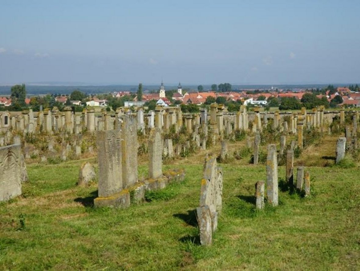  Jüdischer Friedhof 